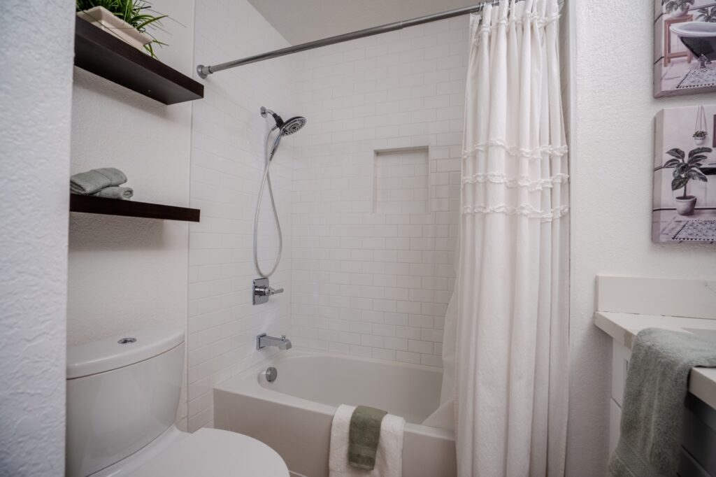 Guest Bathroom 2 Large