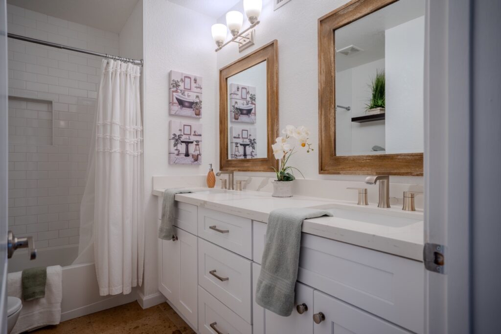 Guest Bathroom Large